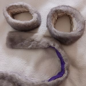 Medium grey mink collar and matching cuffs. Pre-owned.